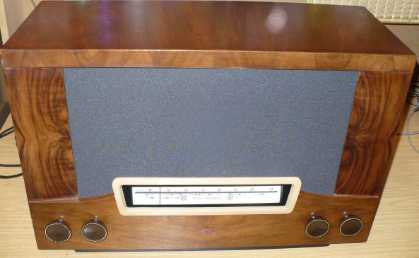 KB GR40 vintage valve radio
