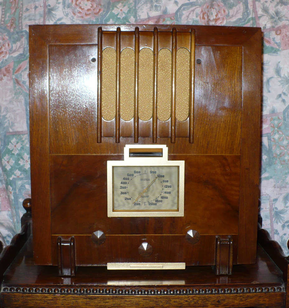 Ultra 44 vintage valve radio